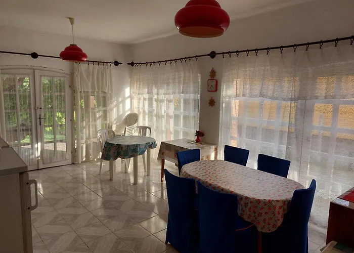 House Retro *